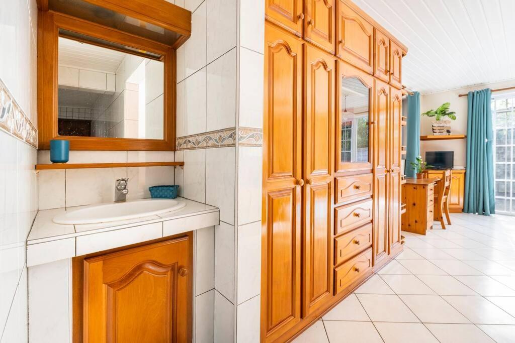 Chaine Lodge Maison Entiere Free Parking & Wifi 3Min De L'Aeroport 파페에테 외부 사진